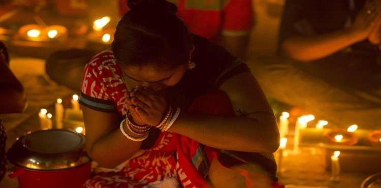 An Indian family buries her child alive because of &quot;evil spirits&quot;!