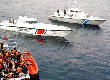 49 irregular migrants were arrested in western Turkey