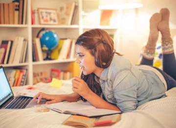 Which is better for the brain .. Study on bed or office?