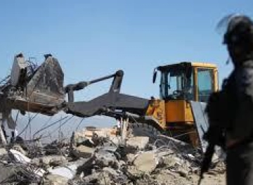 The Israeli occupation forces to demolish a house in Beit Ta&acute;mir