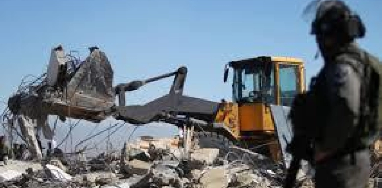 The Israeli occupation forces to demolish a house in Beit Ta&acute;mir
