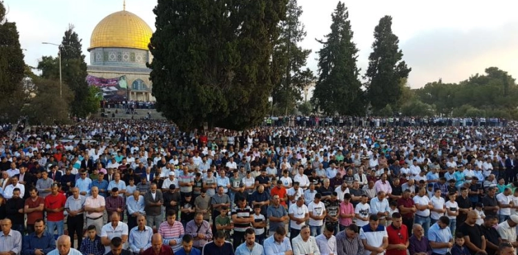 100, 000 serum performing Eid prayers at Al Aqsa mosque