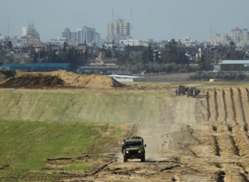 Occupation arrests two young men on the Gaza border