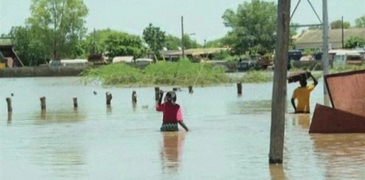 Flooding in Mozambique kills 66 people and Hurricane Idai is approaching