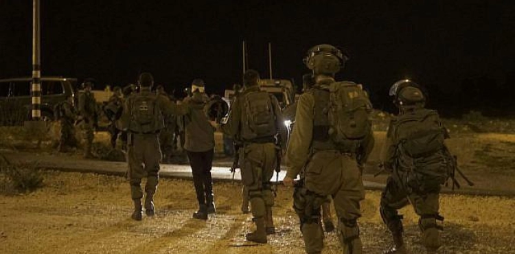 Occupation arrests 20 citizens in the West Bank and Gaza, including students at Birzeit University
