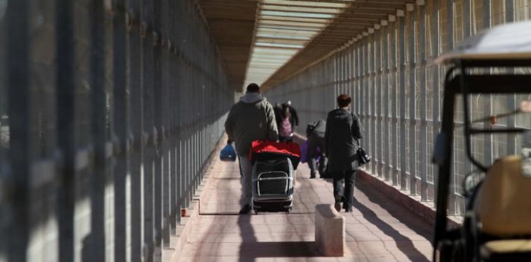 Occupation prevents the return of a woman from the West Bank married in Gaza
