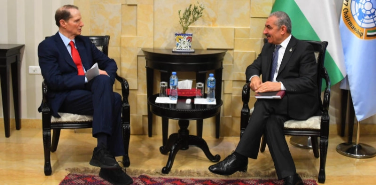 Ashtayeh: The decisions taken by the US administration are worse than the written text of the deal
