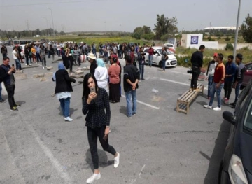 A strike and demonstrations in Tunisia&acute;s Sidi Bouzid