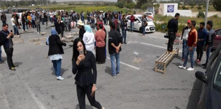 A strike and demonstrations in Tunisia&acute;s Sidi Bouzid