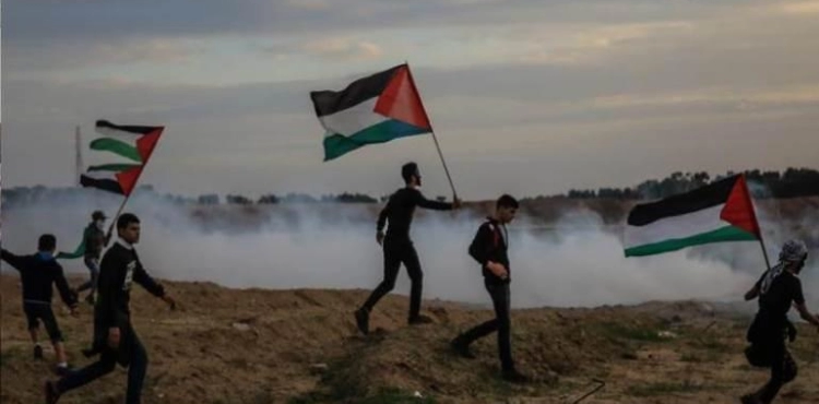 304 martyrs and 17 thousand wounded since the start of the return marches in Gaza