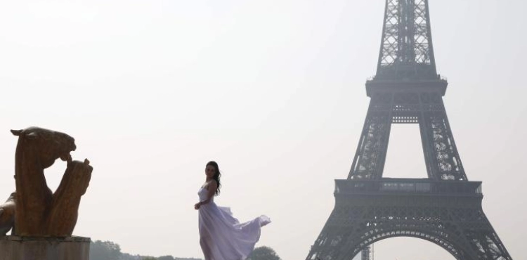 Eiffel is 130 years old and Paris celebrates laser