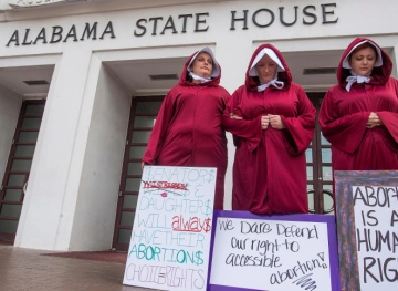 Abortion: The US state of Alabama passes a bill to ban it altogether