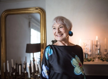 At the age of 80 .. An old woman achieves her dream and becomes a model