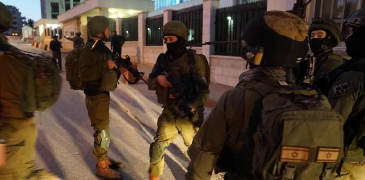 Israeli occupation forces arrest 22 citizens