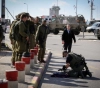 Israeli occupation forces arrested 6 citizens near the Jalameh checkpoint