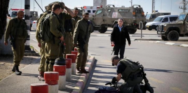 Israeli occupation forces arrested 6 citizens near the Jalameh checkpoint
