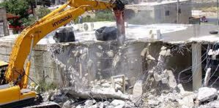 Israeli occupation court decides to demolish 15 residential buildings in Sur Baher