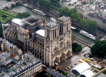 The wealthy of France did not donate to the restoration of Notre Dame