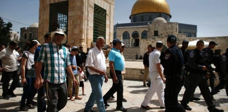 139 settlers storm the &quot;Aqsa&quot;
