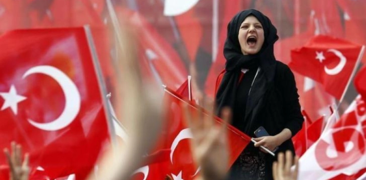 Erdogan&acute;s party mobilizes its supporters to restore Istanbul