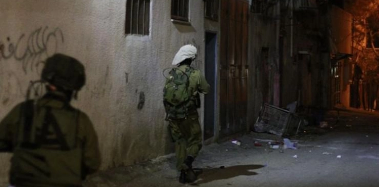 10 Palestinians were arrested, including 3 children