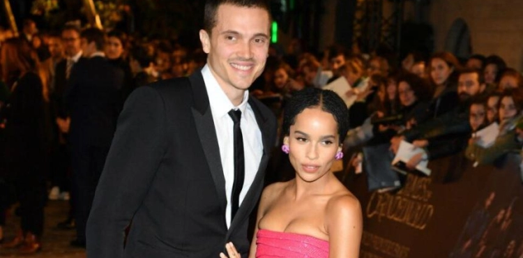 Singer Zoe Kravitz marries her friend Carl Schlussmann