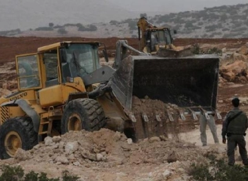 Israeli occupation forces destroy a natural reserve east of Yatta