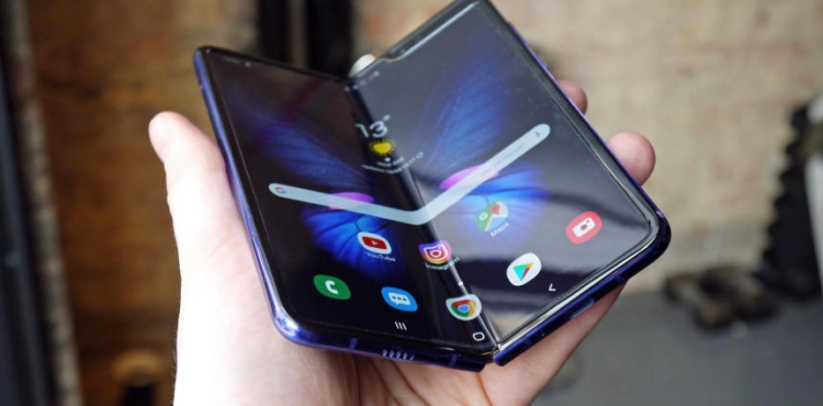 Samsung fixes Galaxy&acute;s folding flaws and sets the launch date