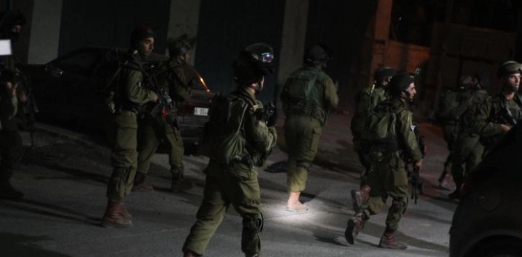 Israeli occupation forces arrest 8 citizens, including a boy