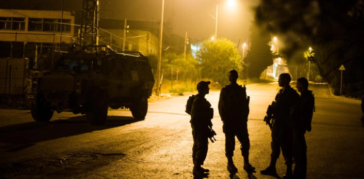 Israeli occupation forces arrest 14 citizens