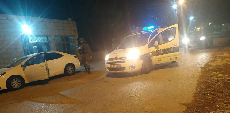 Settlers throw stones at Palestinian houses and cars in Bethlehem