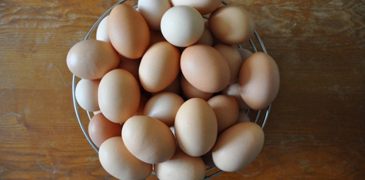 A British woman almost lost her sight because of a recipe from the Internet for boiling eggs