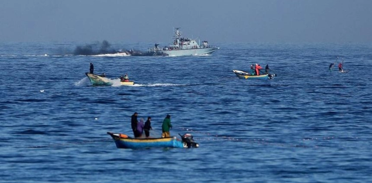 Occupation targets fishermen off the coast of the Gaza Strip