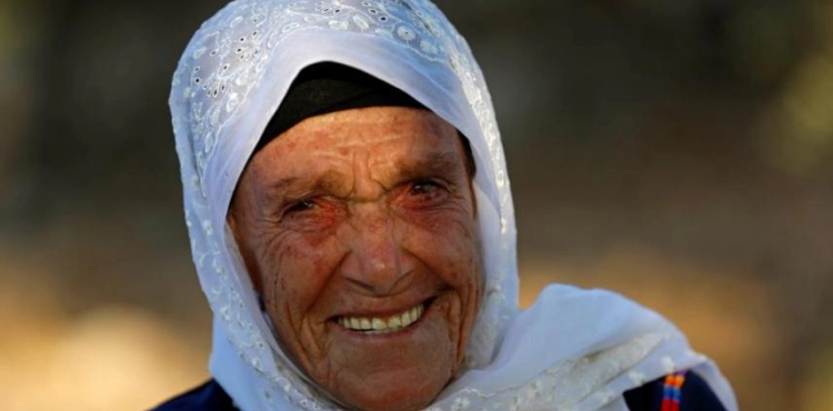 Mufti Talib expresses her displeasure at not allowing her granddaughter to visit her freely