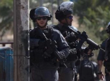 The occupation suppresses a sit-in in Issawiya