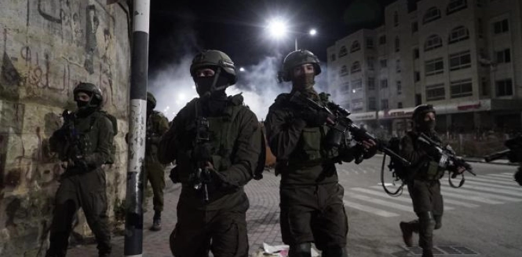 21 Palestinians arrested in the West Bank
