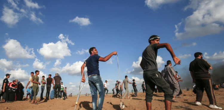 Martyr and more than 300 wounded by the occupation on the Gaza border