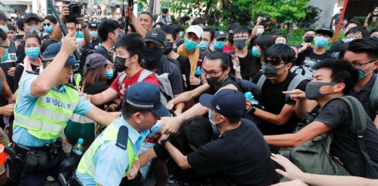 Hong Kong: Protesters set fire to a subway station