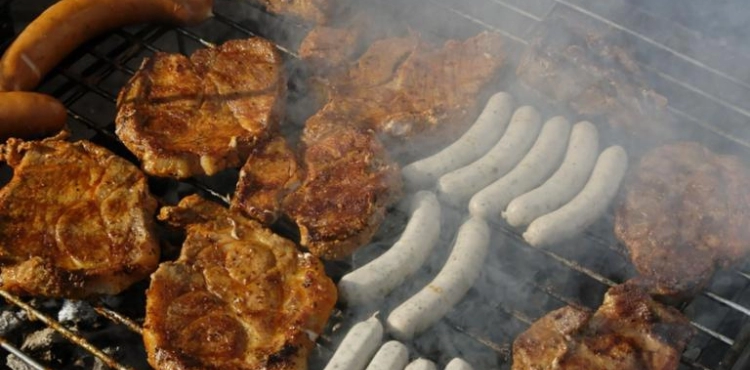 Lady complains her neighbors to the Supreme Court because of the smell of barbecue!