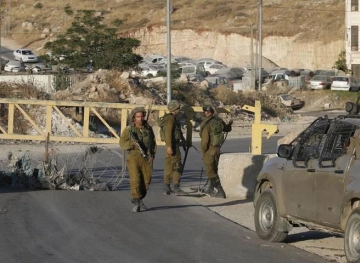 Two young men arrested after erecting a military checkpoint in Azzoun
