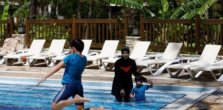 A Turkish hotel allows guests to break glass and electronic items
