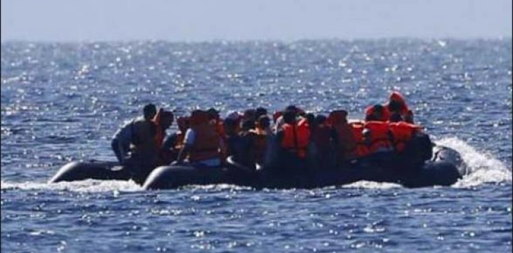 Thirteen refugees and a dozen are missing after a migrant boat sank off Italy&acute;s Lampedusa