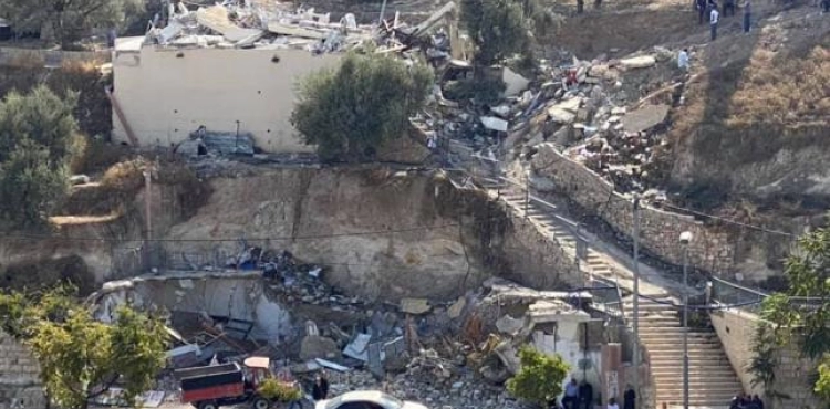 The occupation demolishes a house in Silwan, Jerusalem