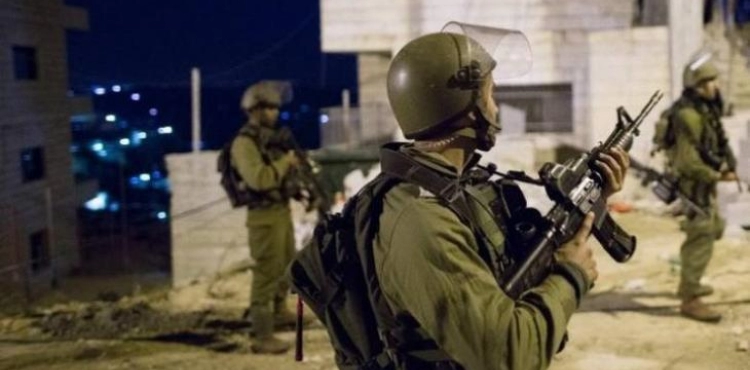 The occupation forces arrested 4 citizens in the West Bank