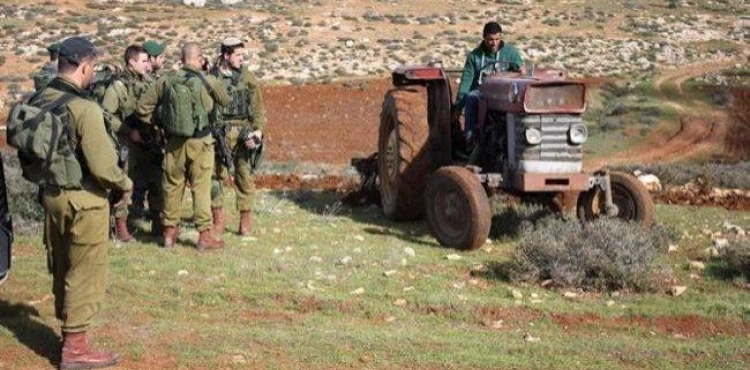 The occupation forces expel a farmer from his land south of Nablus