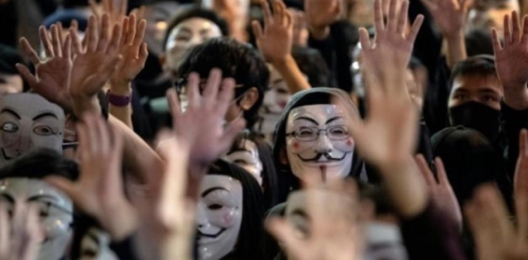 A demonstration in Hong Kong to protest the killing of a demonstrator and the arrest of deputies in favor of promoting democracy