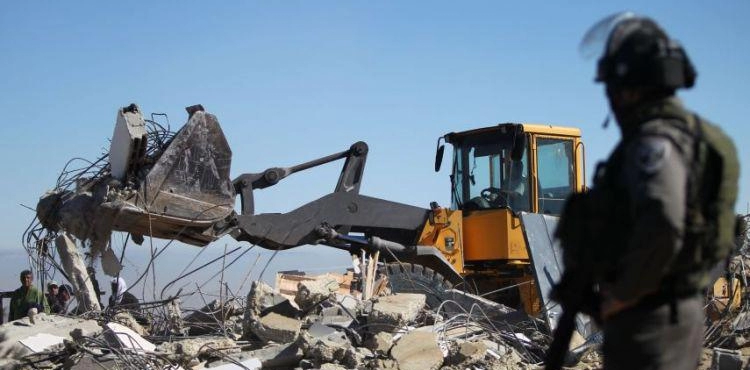 Israeli forces demolish two residential rooms in Al-Mentar area