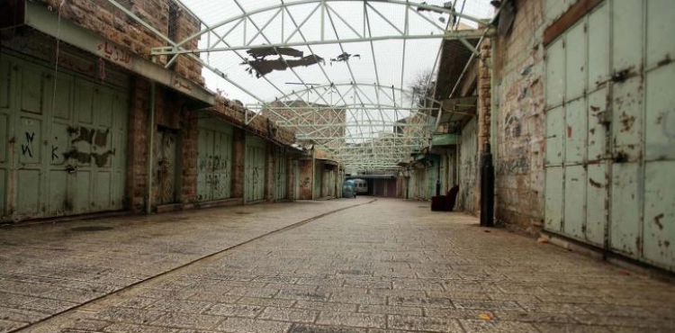 A massive strike in Hebron, denouncing Judaization and settlement