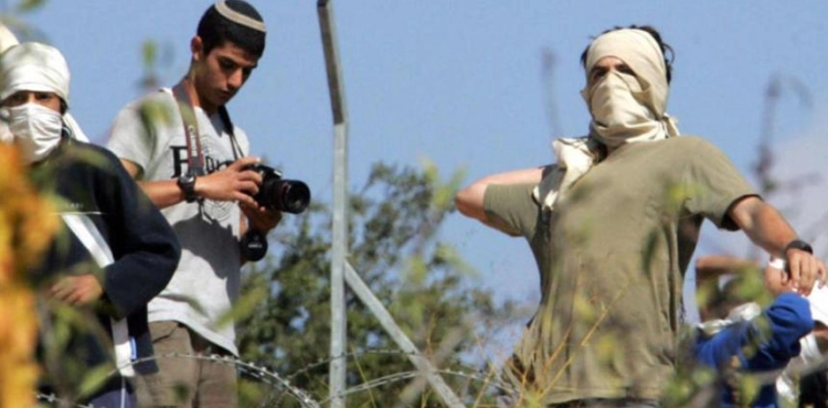 Settlers attack the people of Jet