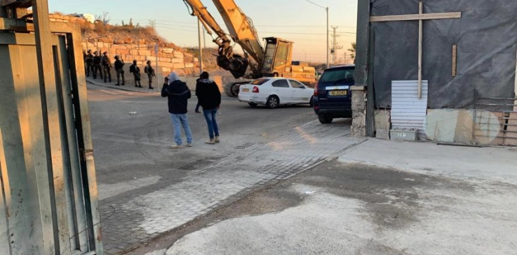 Occupation demolishes a house in Issawiya